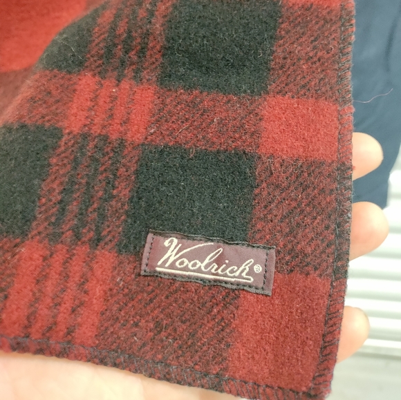 Woolrich | Buffalo Plaid Scarf Red and Black - Picture 6 of 8